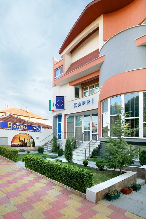 Hotel Kapri Ямбол Экстерьер фото