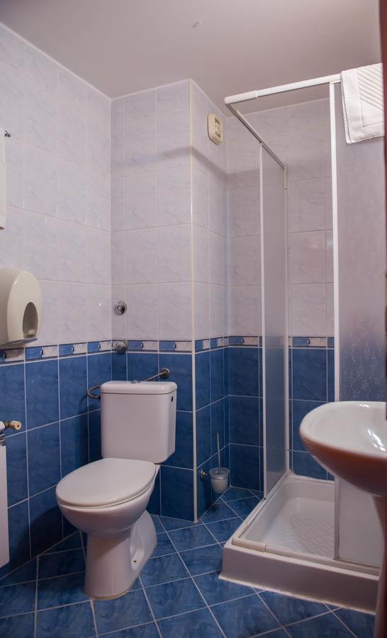 Hotel Kapri Ямбол Экстерьер фото