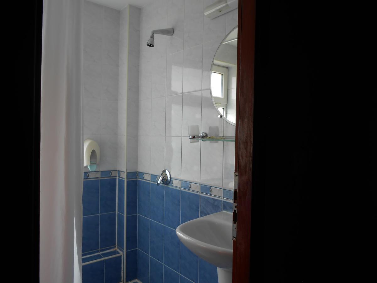 Hotel Kapri Ямбол Экстерьер фото