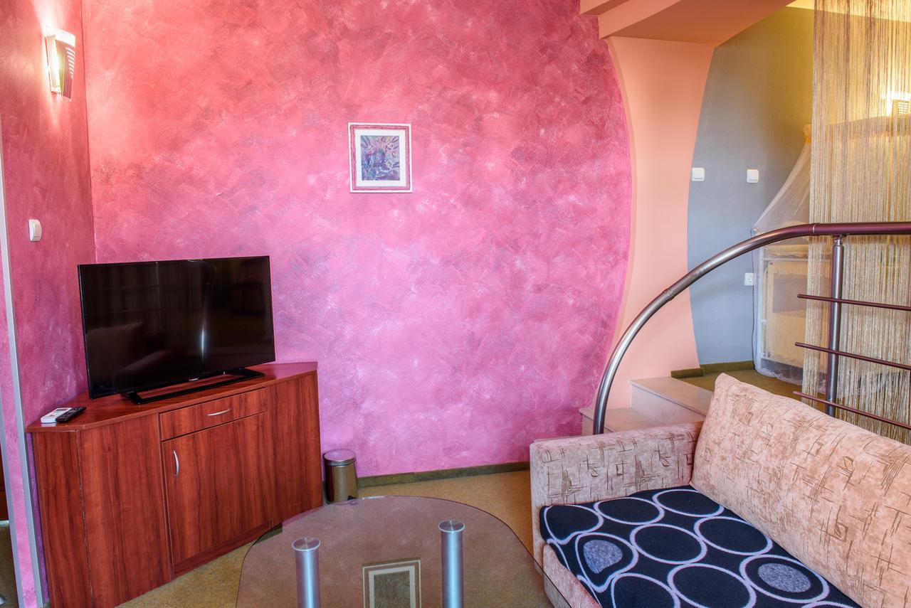 Hotel Kapri Ямбол Экстерьер фото
